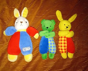 Peluche vintage le plus grand fait environ 29 cm
Elles font du bruit quand on les bougent