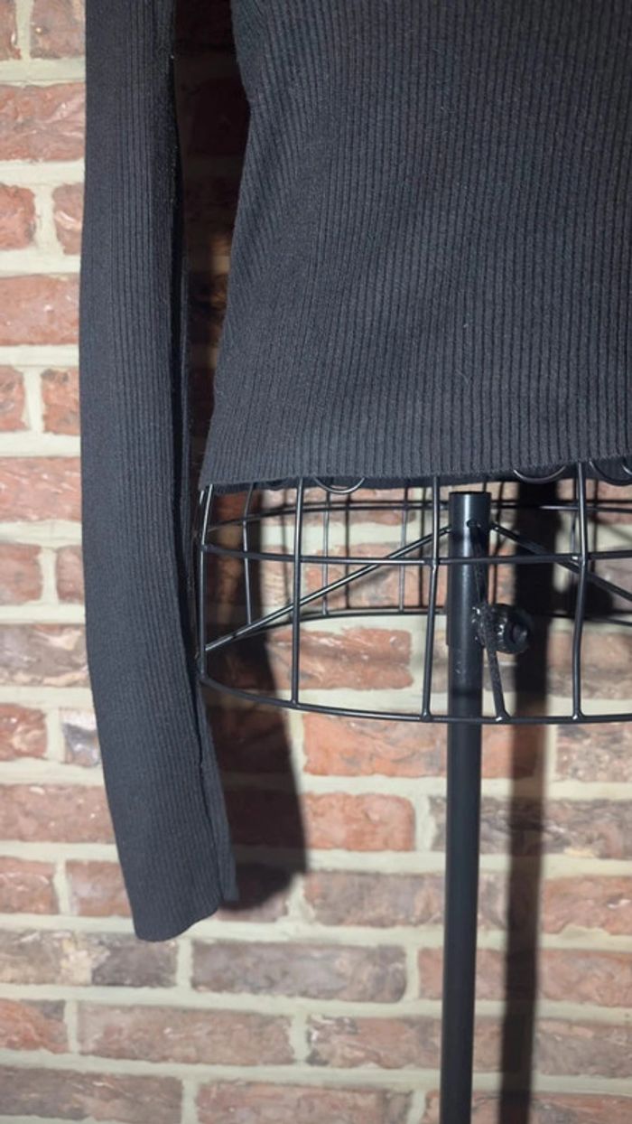 Haut noir ligné manches longues Pull and Bear Taille M / 38 - photo numéro 5