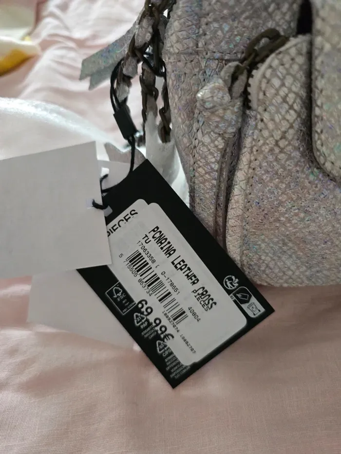 Sac Pieces en cuir neuf - photo numéro 8