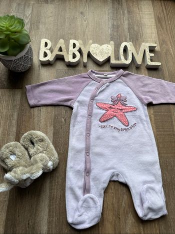 - Pyjama     - 1 mois - Très bon état