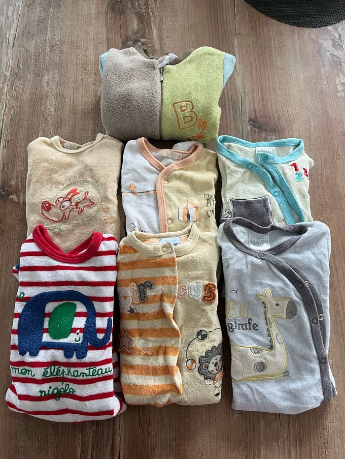 Lot pyjama MIXTE FILLE OU GARÇON taille 3 mois - photo numéro 2