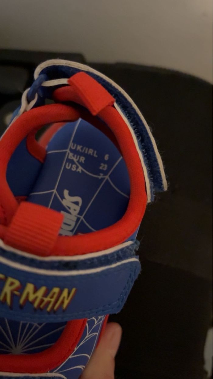 Sandale Spider-Man lumineuse - photo numéro 4