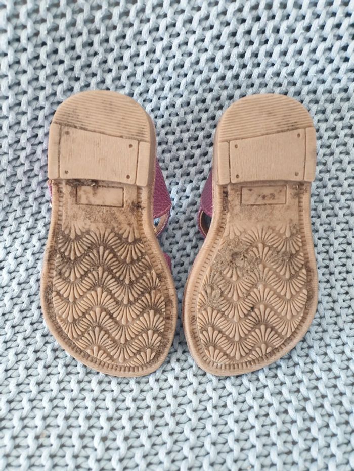 Sandales violettes - photo numéro 3