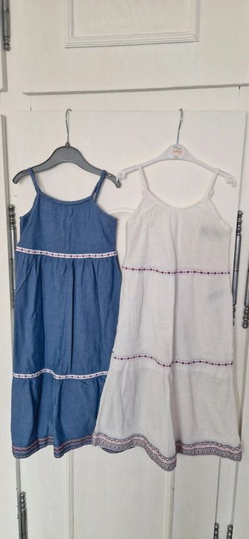 Lot de 2 robes fille 98cm