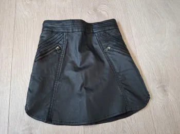 Jupe noire simili cuir neuve Gémo 6 ans
