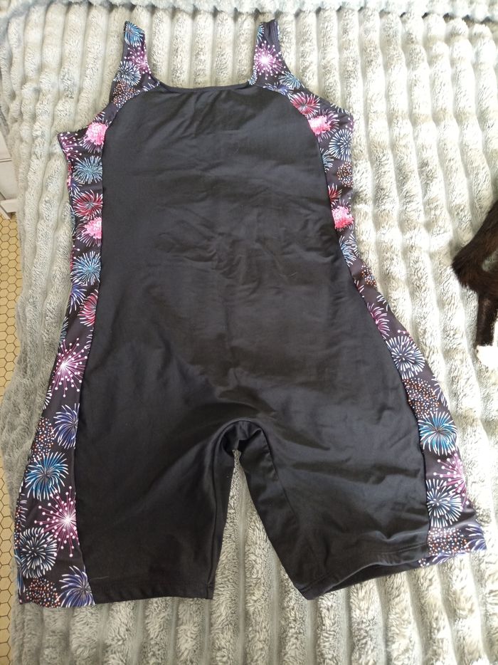 Maillot de bain short noir et multicolore 2 XL