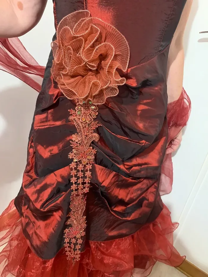 Robe de soirée femme rouge satinée - photo numéro 4