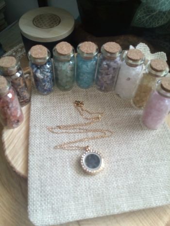 Collier pendentif rempli de pierres obsidienne noire 🖤