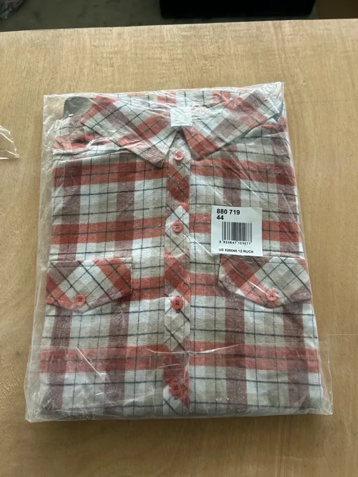 Chemise à carreaux