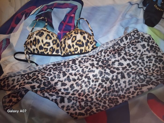 Soutien gorge maillot de bain et pareo - photo numéro 4