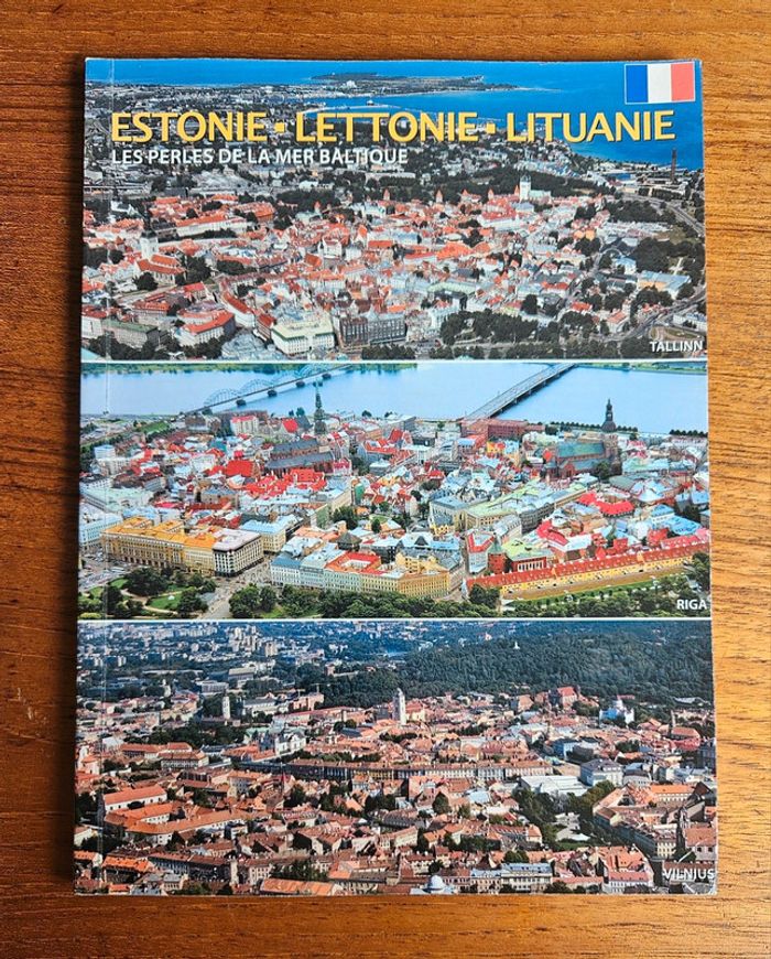 "Estonie - Lettonie - Lituanie".
65 pages.
ISBN : 978.994.94.4802.9