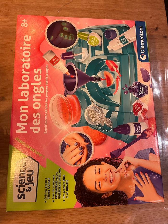 Mon laboratoire des ongles Clementoni