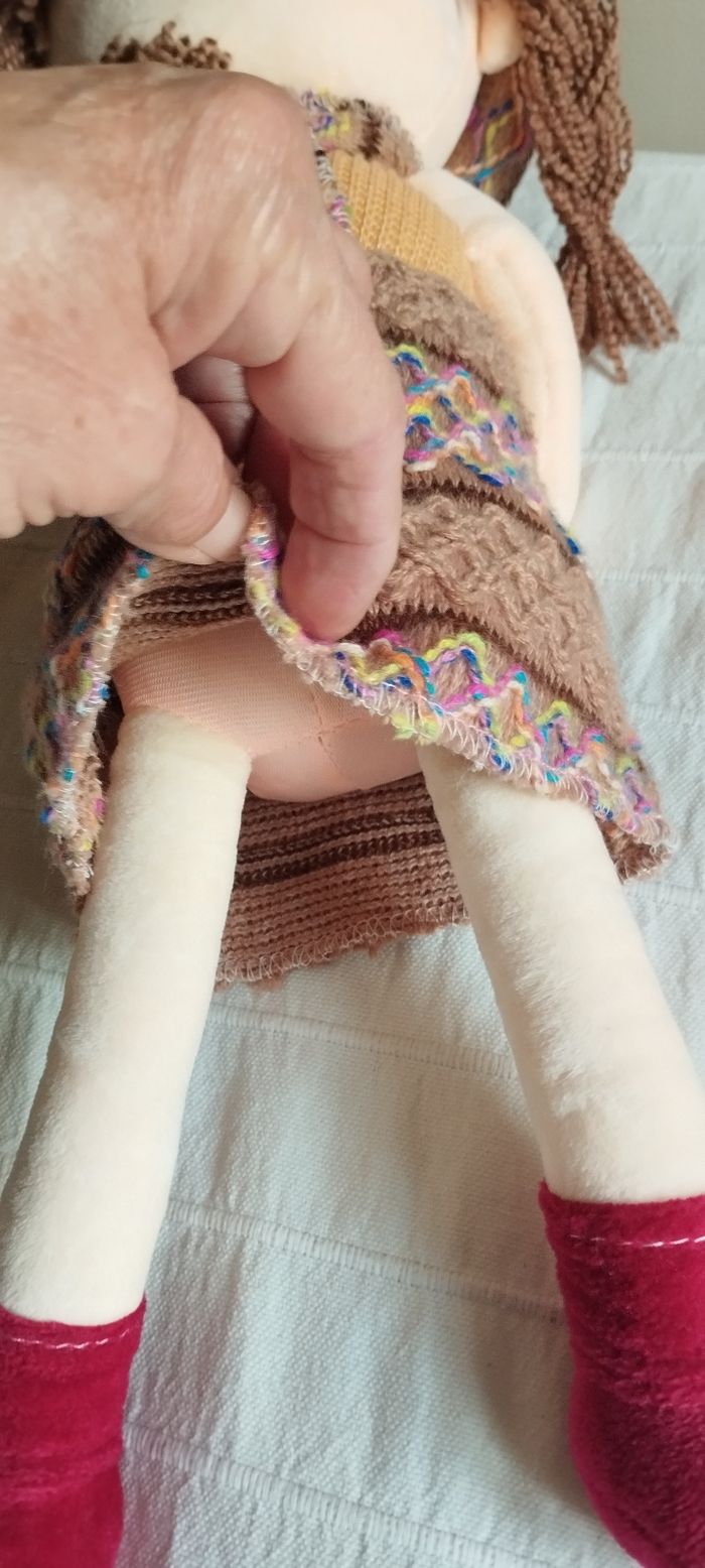 Poupée mousse et laine. - photo numéro 5