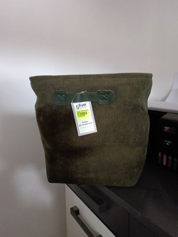 Panier de rangement vert en velours 