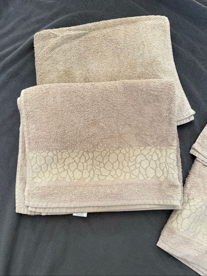 Lot serviettes de bain + draps de bain  beige 3 suisses - photo numéro 3