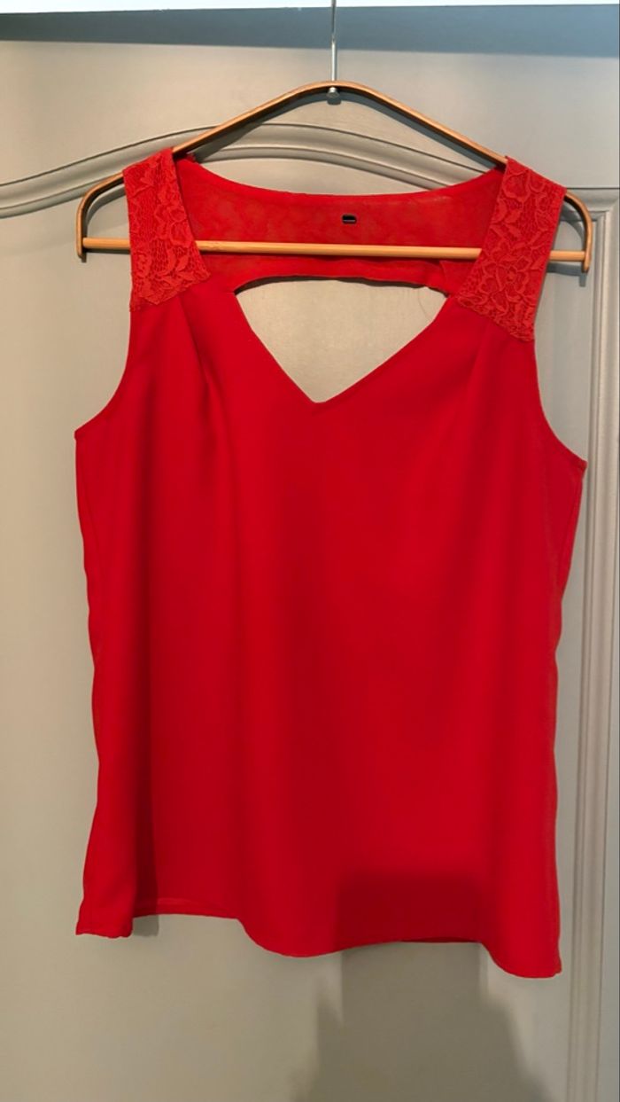 Top à dentelle rouge - photo numéro 2