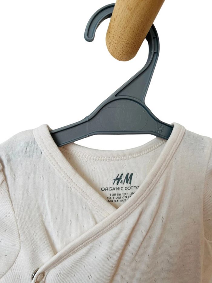 Body croisé à manches courtes (motif ajouré) - H&M fille 1-2 mois (56cm) - photo numéro 2