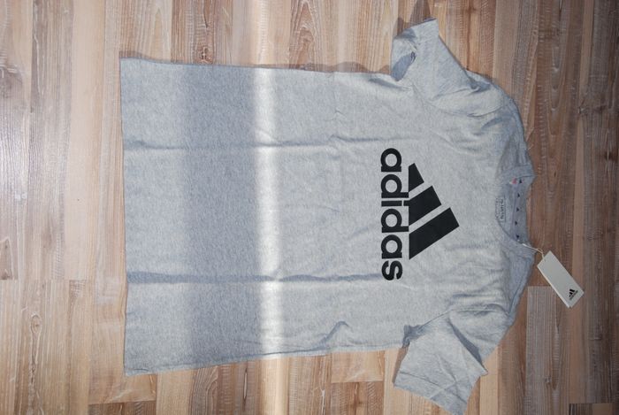 tee-shirt garçon Adidas 15-16 ans neuf