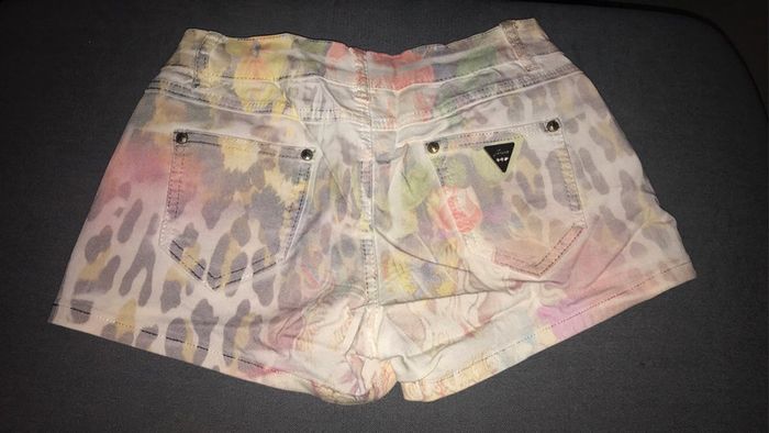 Short délavé taille 36 - photo numéro 2