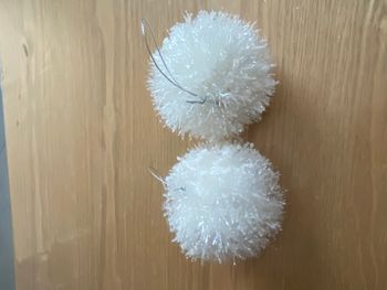 Lot de 2 grosses boules blanches