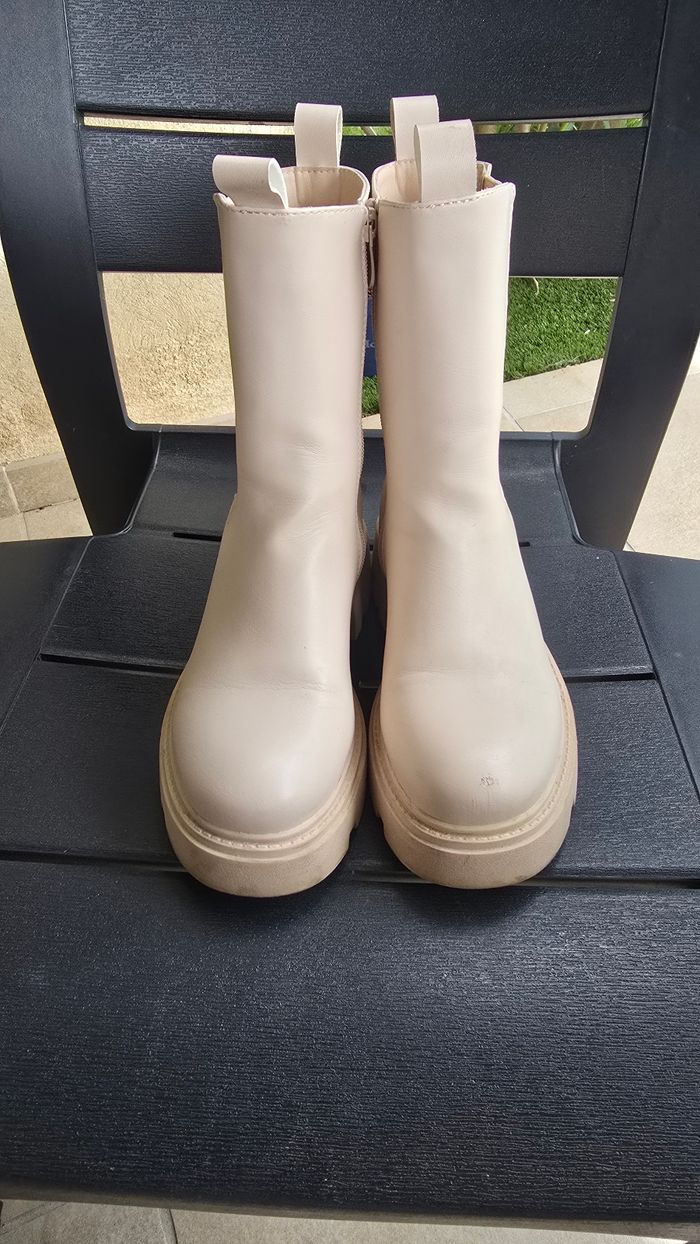 Bottines couleur crème en très bon état Taille 36