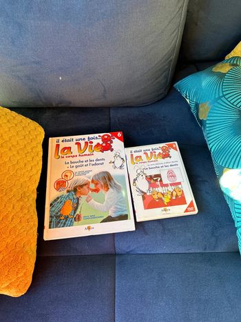 Livre et dvd numéro 6 collection la vie le corps humain