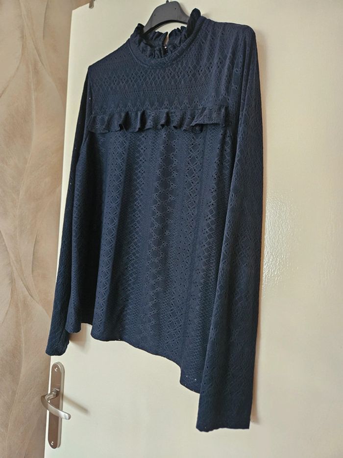 Haut ajouré bleu marine Kiabi