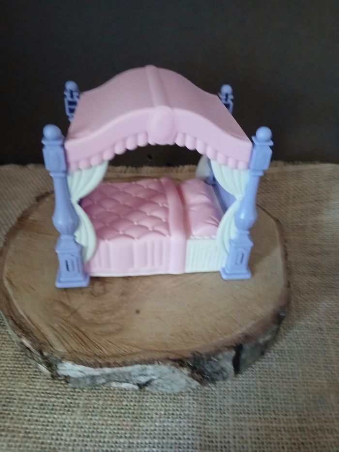 Lit pour petite poupée ou figurine - photo numéro 3