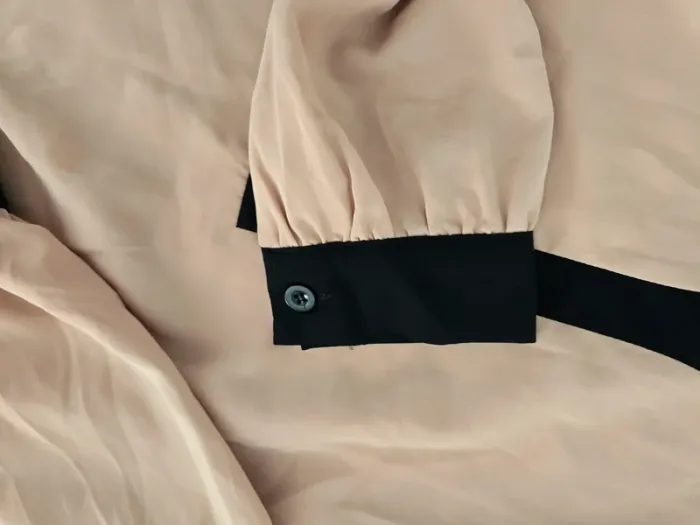 Chemisier beige et noir - photo numéro 3