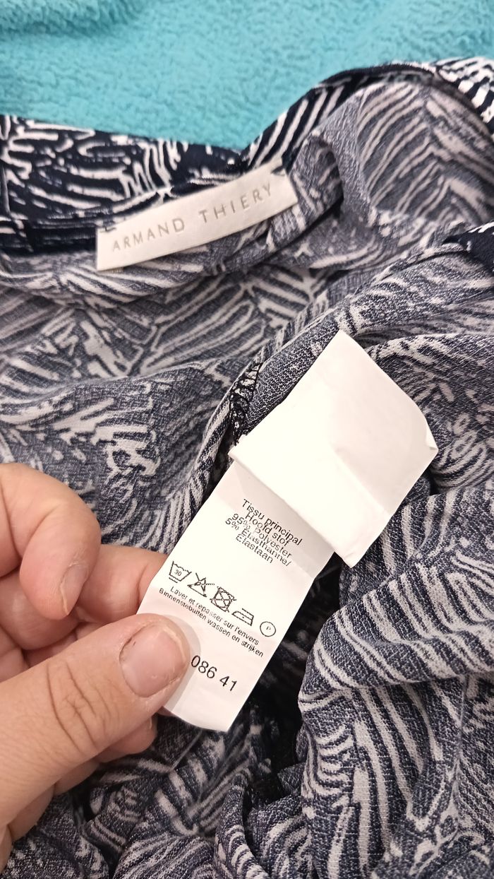 Combinaison bleu feuillage col v plongeant ceinture Armand Thiery taille 40 - photo numéro 5