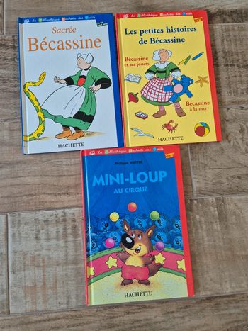 Lot de 3 livres la bibliothèque hachette des petits Bécassine et mini-loup