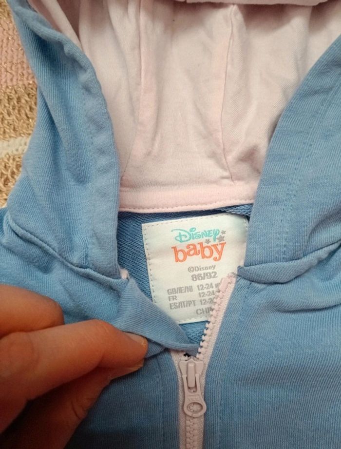 Ensemble de jogging fille
Marque Disney baby
Taille 86/92cm - photo numéro 5