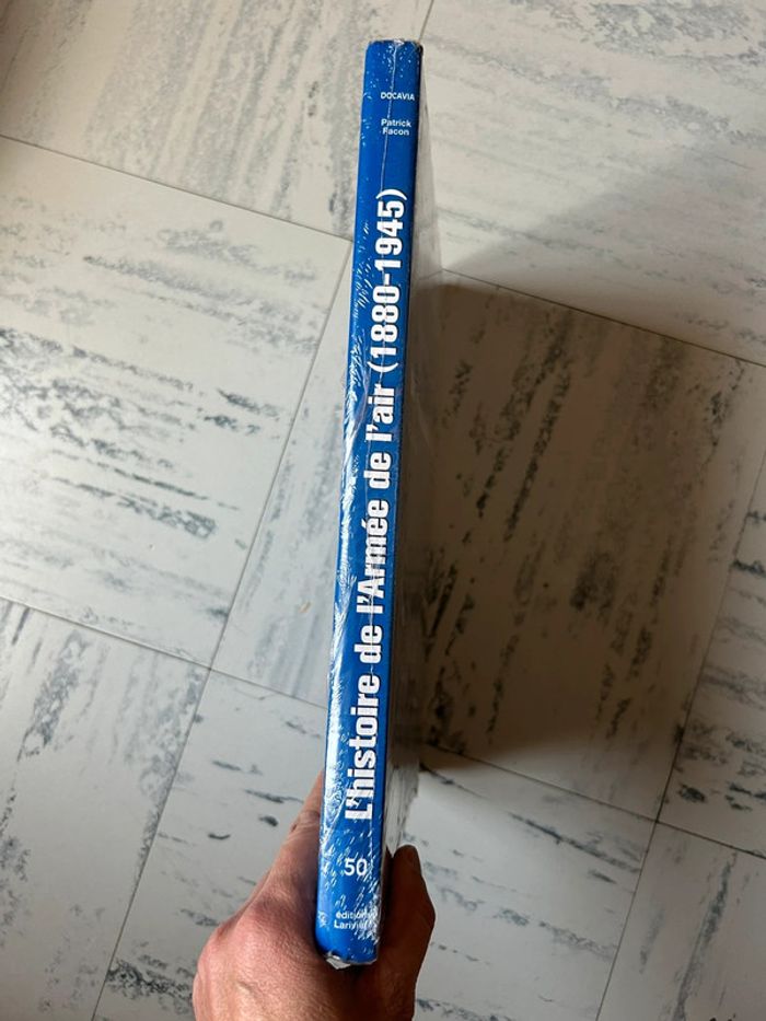 Livre « l’histoire de l’armée de l’air » neuf sous cellophane - photo numéro 4