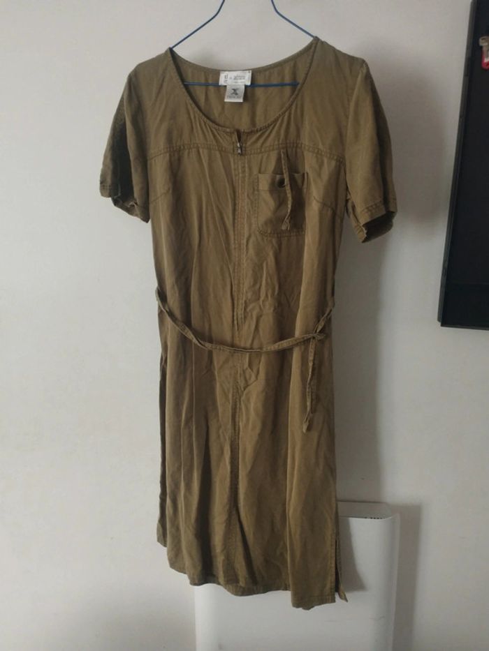 Robe kakie