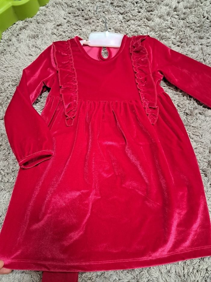 Robe en velours neuve 23 mois