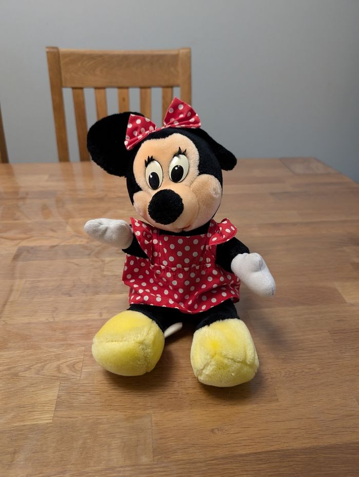 Peluche Minnie environ 30 cm Disneyland