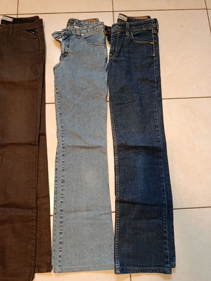 A saisir ! 3 jeans  + 2 pantalons ( dont 1 CAMAÏEU) , femme, tailles 36 et 38  ( Bien lire merci) - photo numéro 3