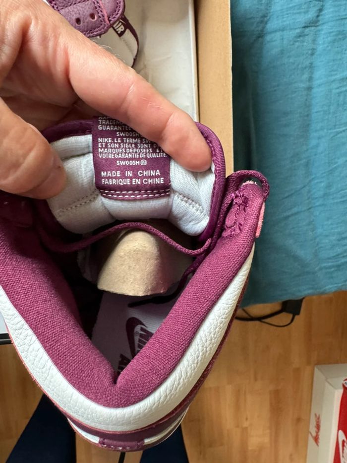 Air Jordan 1 Retro High OG Bordeaux – Taille 41 – Neuve avec boîte - photo numéro 8