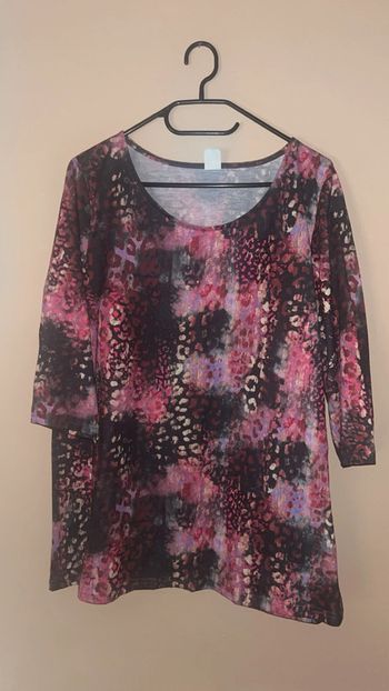 T-shirt violet  et noir