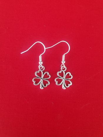 Boucles d'oreilles pendante argenté trèfle à quatre feuilles