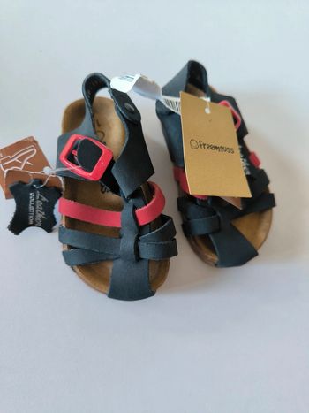 Sandales neuves bébé 18