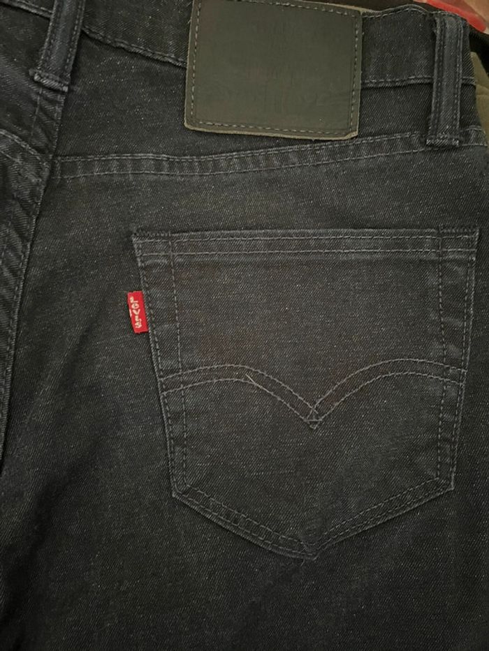 Jean levi’s#taille 29x32#équivaut à un 36 proche du neuf - photo numéro 4