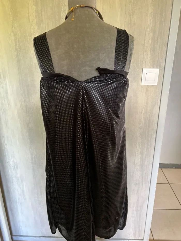 Robe noir brillante - photo numéro 4