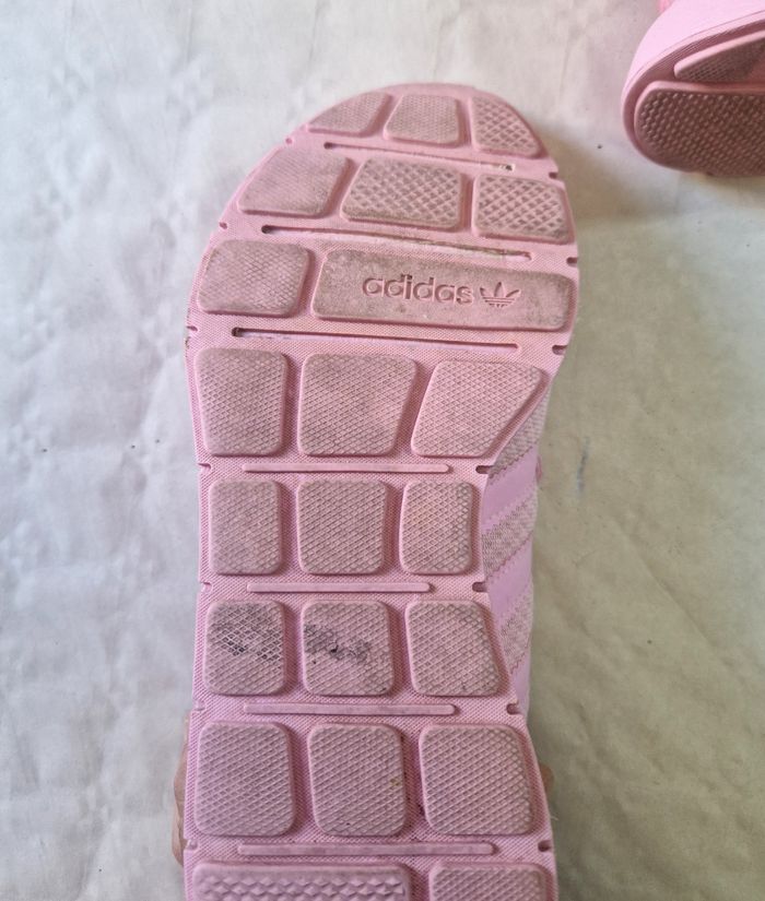 Basket  , sneakers  , femme  , Adidas ,  modèle Swift Run  Pink / Rose , taille  41 - photo numéro 9