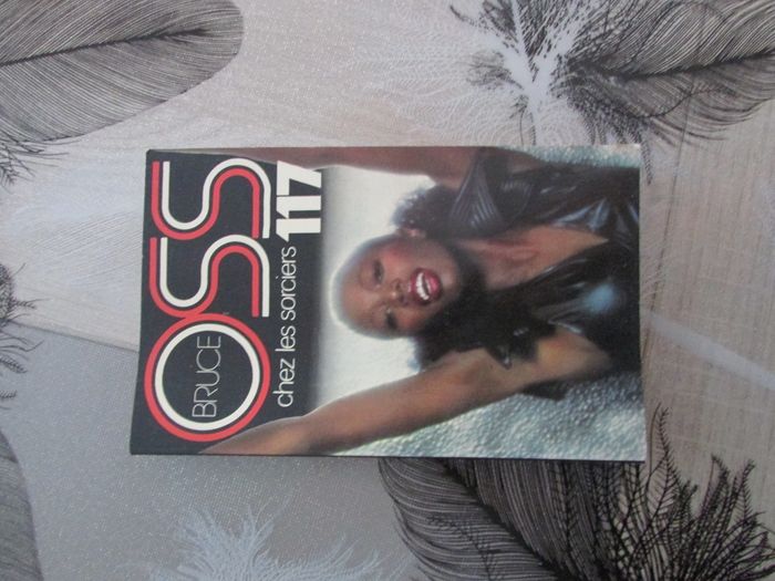 Livre OSS 117 chez les Sorciers