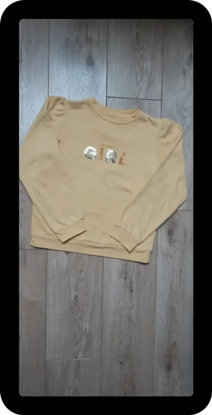 Pull type sweat kiabi jaune "i'm magic girl" 12 ans neuf jamais porté