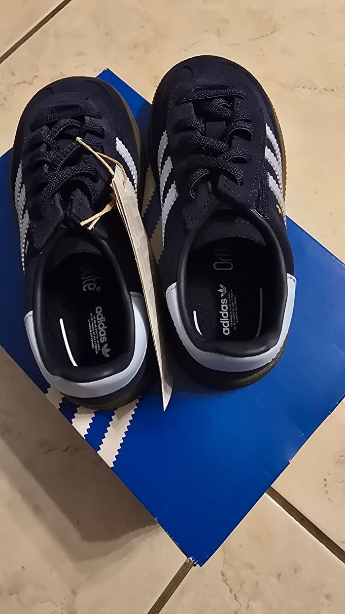 DERNIERS JOURS (Neuves non portées) 🏷🥰 superbes baskets adidas pointure 27(ferme)!🥰🤩 - photo numéro 9