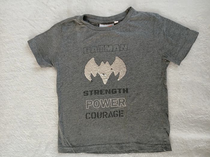 Tee-shirt batman sequin taille 6 ans