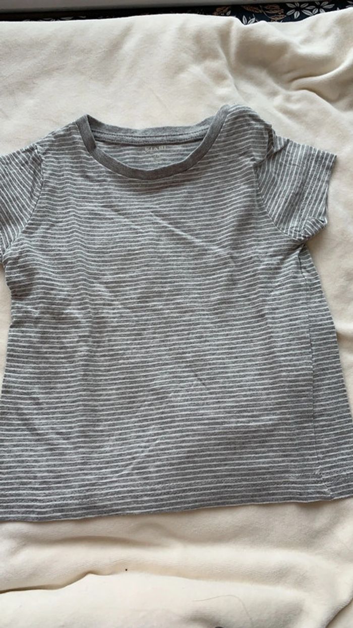 Lot t-shirts 24 mois - photo numéro 4