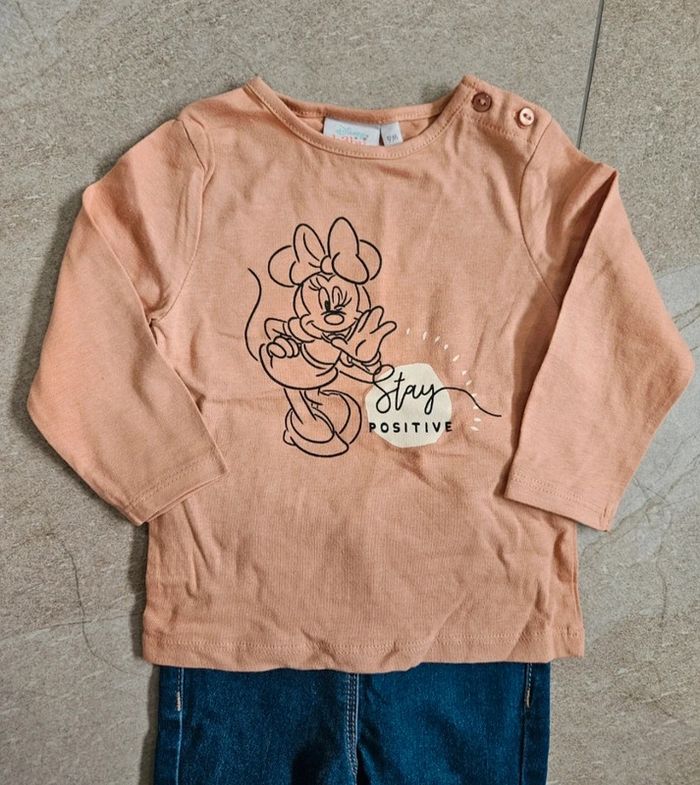 Lot jeans, pulls fins, chaussures - Disney baby/Kiabi - Taille 9 mois - photo numéro 3
